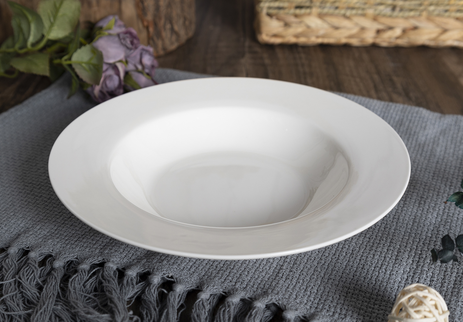 CHANGSHA HAPPY GO European-Style Fine Bone China Tea and Dinner Set – Elegant White Porcelain with Smooth Glaze for Afternoon Tea and Banquet Use |happygodinnerware.com
