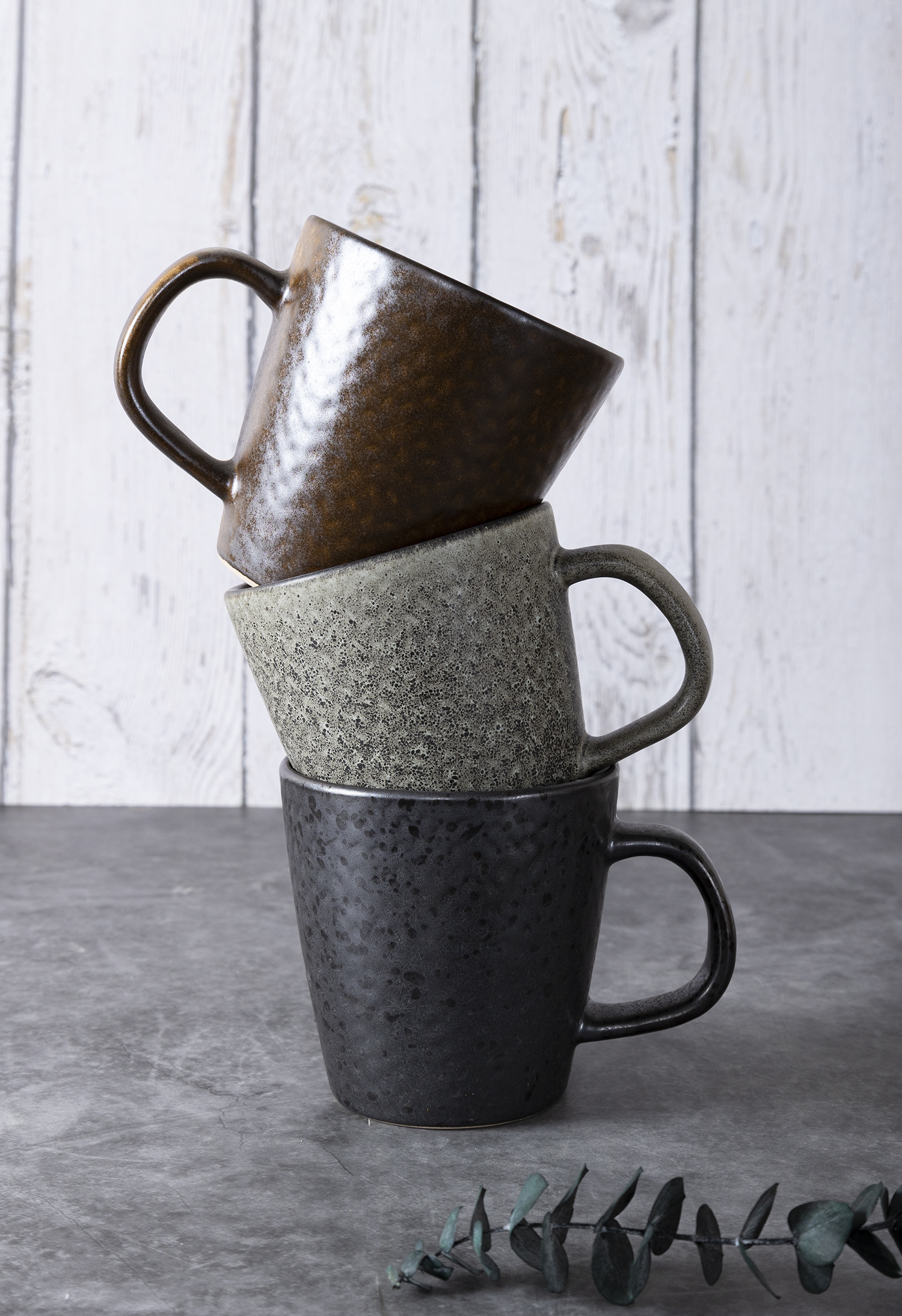 CHANGSHA HAPPY GO Obsidian Edge Reactive Glaze Stoneware Dinnerware Set – Minimalist Rustic Ceramic Plates, Bowls and Mugs for Modern Dining|happygodinnerware.com