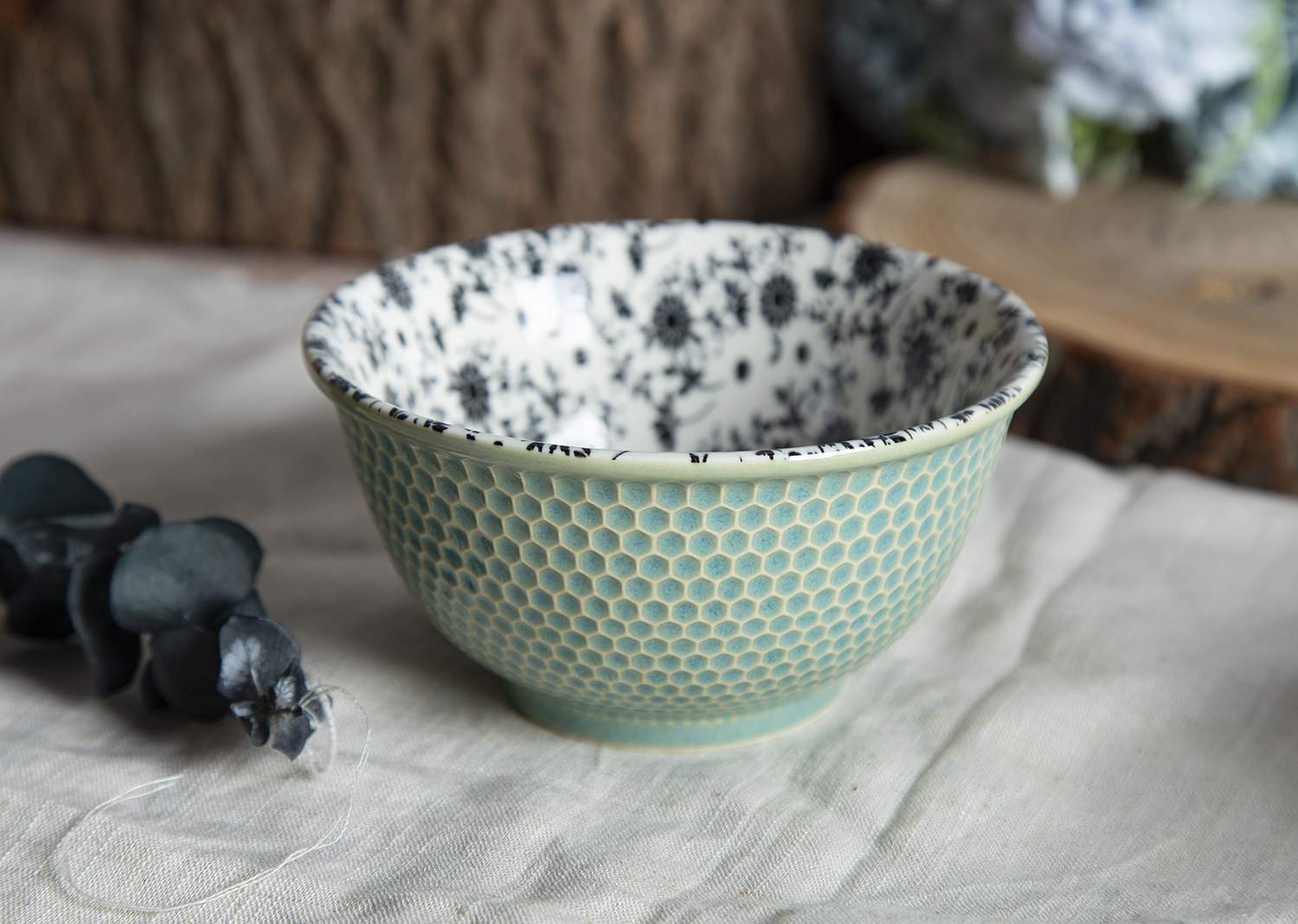 CHANGSHA HAPPY GO Hexagonal Pattern Embossed Stoneware Bowls with Color Glaze and Floral Print | happygodinnerware.com