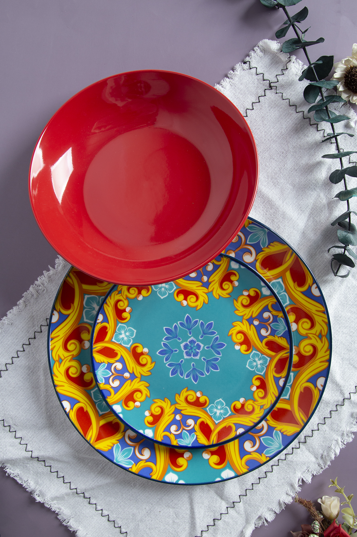 CHANGSHA HAPPY GO  Vintage Italian-Style Printed White Porcelain Dinnerware with Gold Accents and Floral Decals  |Dopamine Series Ceramics  |happygodinnerware.com