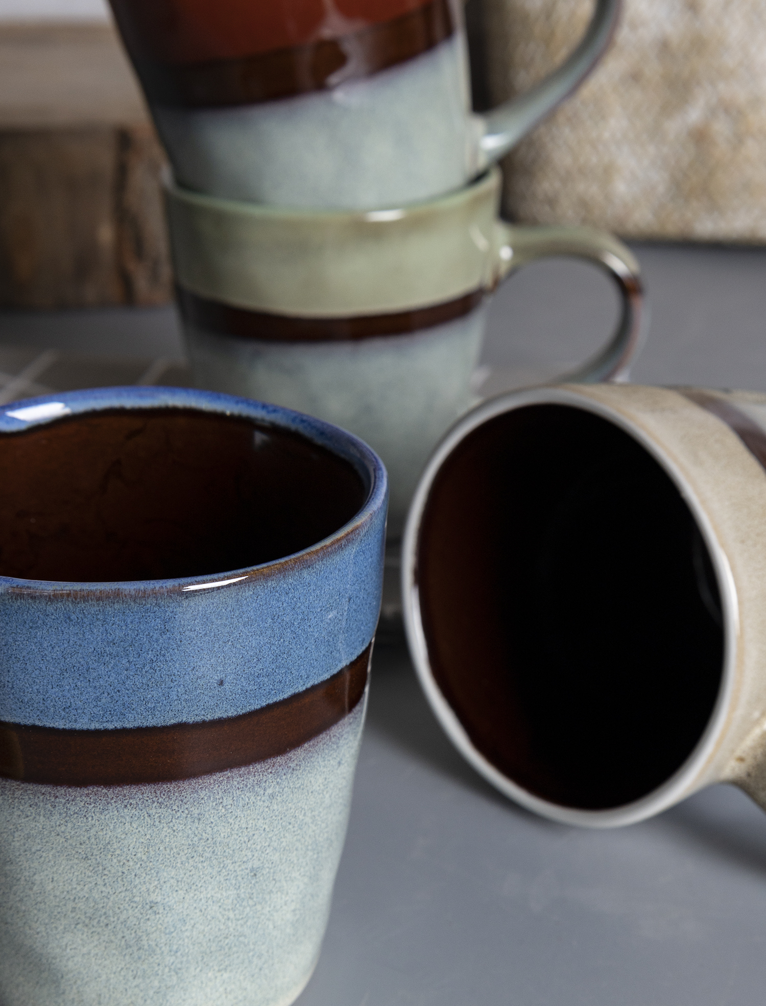 CHANGSHA HAPPY GO Glossy Two-Tone Stoneware Mug & Bowl Set | Reactive Glaze Finish | Retro Café Style | Durable Ceramic for Home & Business Use|happygodinnerware.com