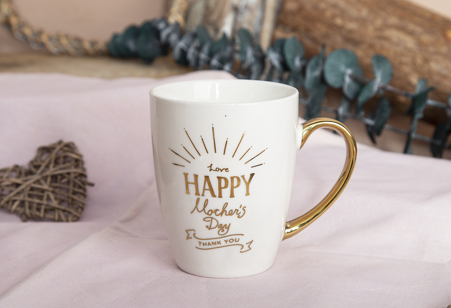 CHANGSHA HAPPY GO Mother's Day Electroplated Mug in New Bone China with Elegant Gold Accents |happygodinnerware.com
