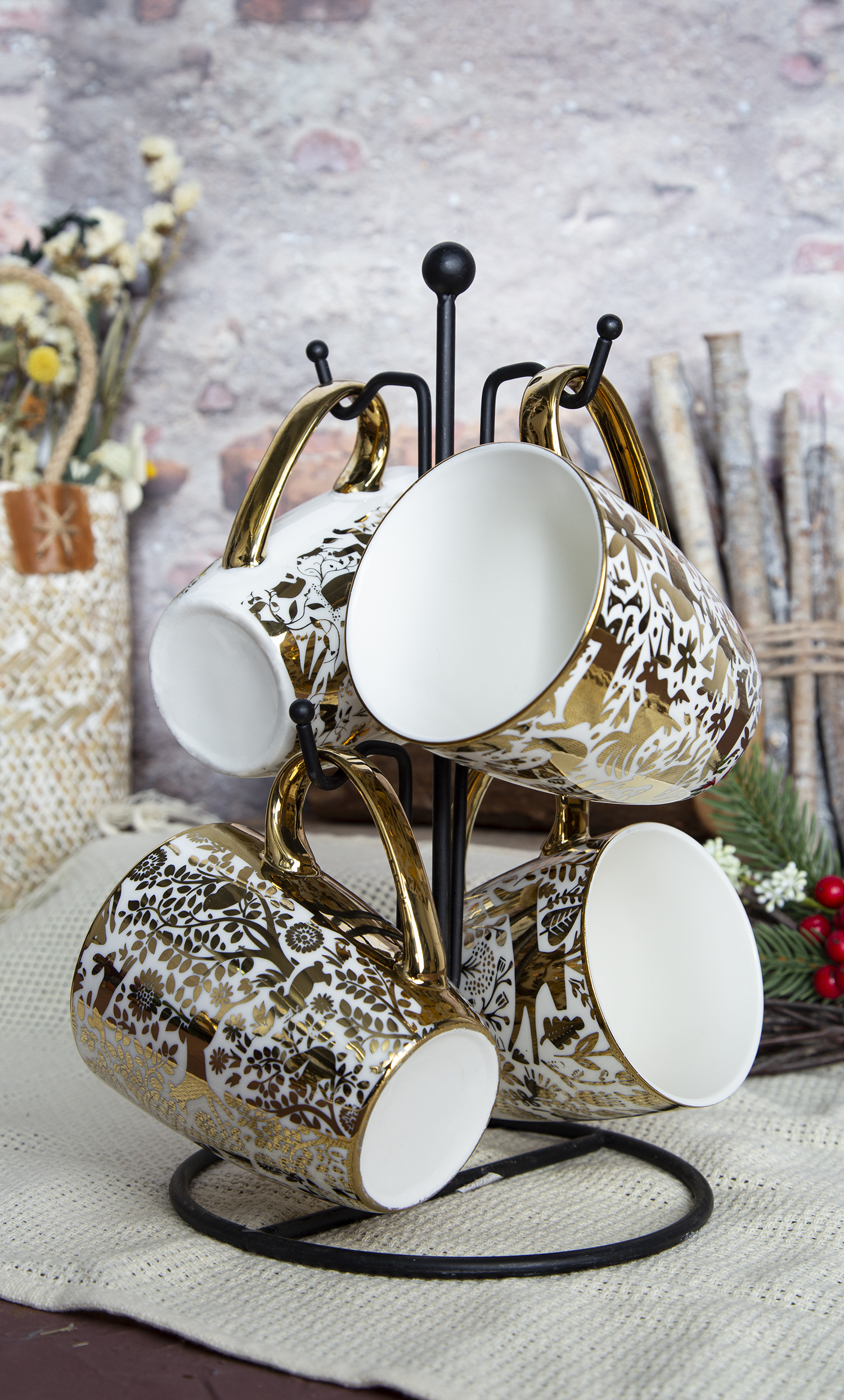 CHANGSHA HAPPY GO Animal-Themed Electroplated Mug in New Bone China with Gold Handle & Metallic Pet Silhouettes |happygodinnerware.com