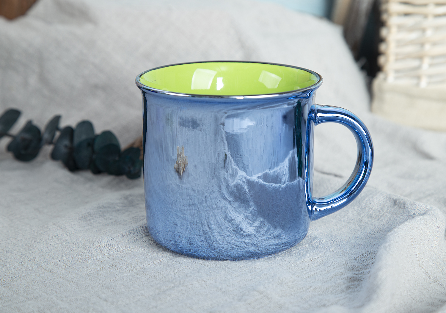 CHANGSHA HAPPY GO Rainbow Electroplated Mug in New Bone China with Glossy Metallic Exterior and Colorful Interior |happygodinnerware.com