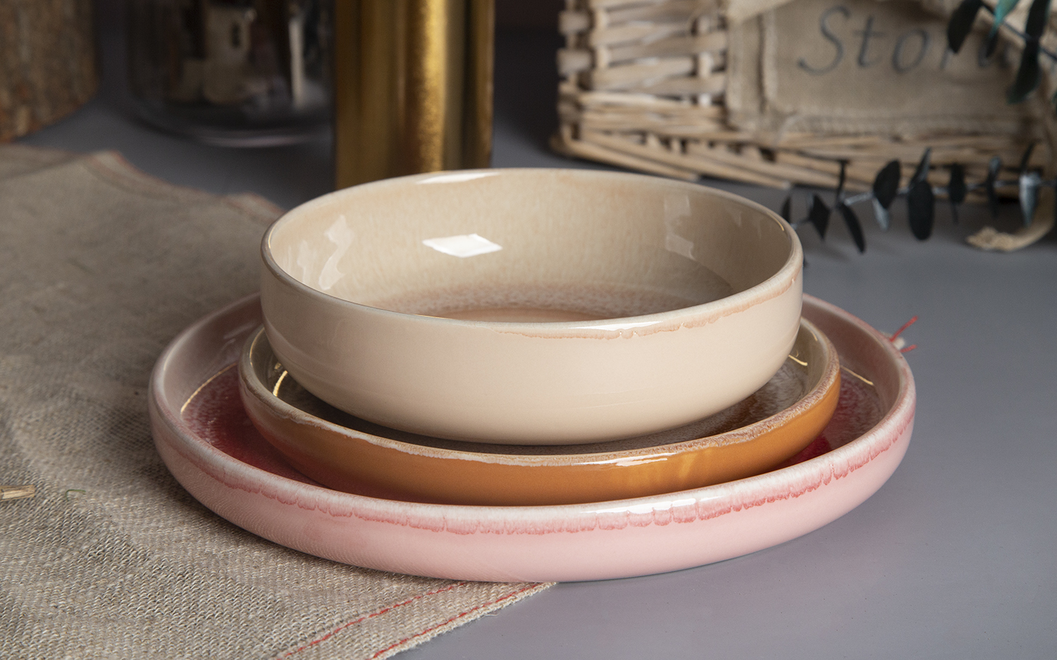 CHANGSHA HAPPY GO Reactive Glaze New Bone China Dinnerware Set with Soft Pastel Tones |happygodinnerware.com