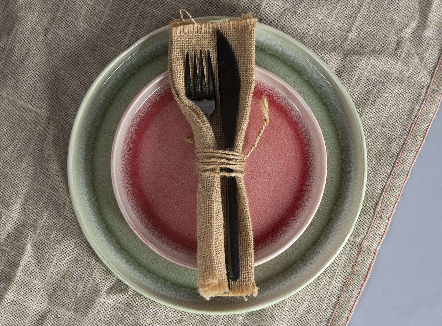 CHANGSHA HAPPY GO Reactive Glaze New Bone China Dinnerware Set with Soft Pastel Tones |happygodinnerware.com
