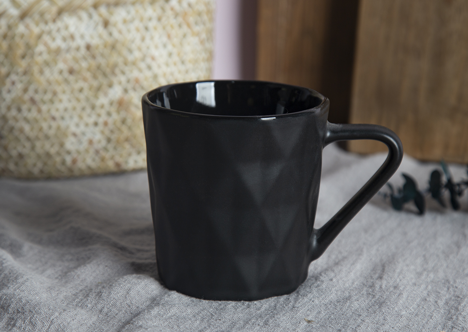 CHANGSHA HAPPY GO Geometric Embossed New Bone China Mug in Soft Pastel Colors |happygodinnerware.com