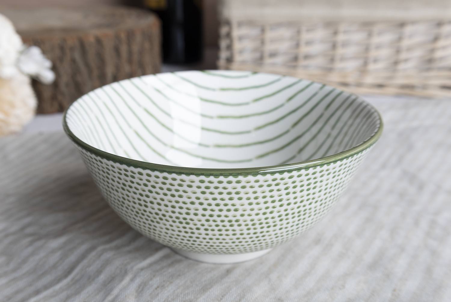 CHANGSHA HAPPY GO Botanical Green Leaf Printed White Porcelain Dinnerware Set with Nature-Inspired Patterns  |happygodinnerware.com