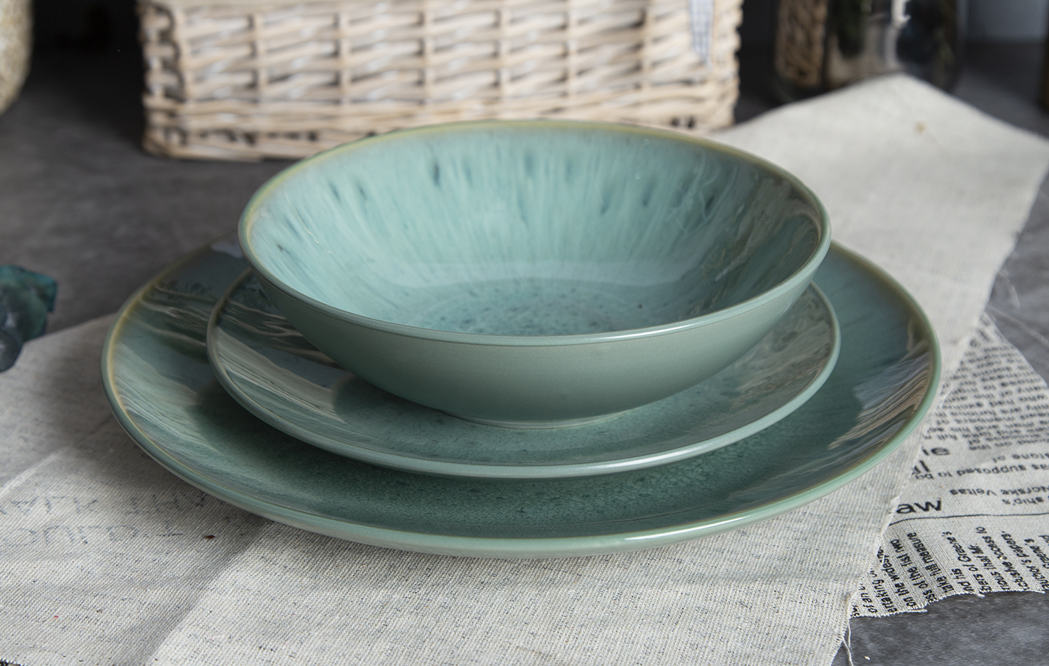CHANGSHA HAPPY GO Reactive Glaze Stoneware Dinnerware Set in Ocean Blue and Forest Green |happygodinnerware.com