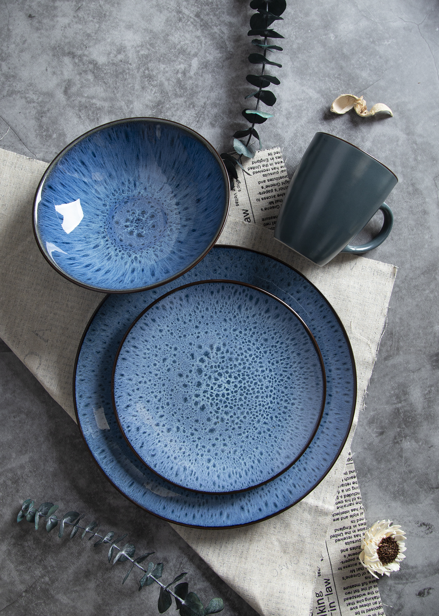CHANGSHA HAPPY GO Reactive Glaze Stoneware Dinnerware Set in Ocean Blue and Forest Green |happygodinnerware.com