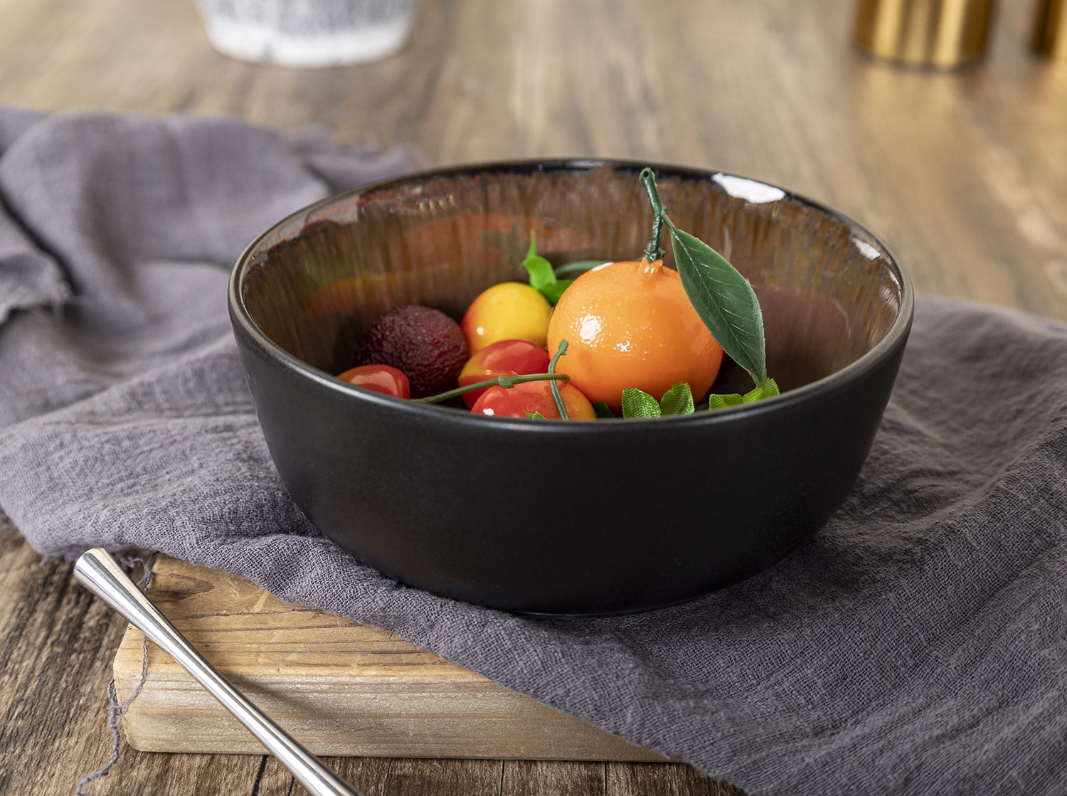 CHANGSHA HAPPY GO Artisan Reactive Glaze Stoneware Dinner Set with Multicolor Handcrafted Interiors and Gloss Finish |happygodinnerware.com