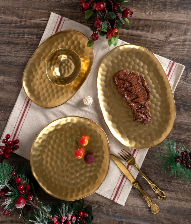 CHANGSHA HAPPY GO Matte Gold Hammered Finish Bone China Dinner Plate Set for Elegant Western Cuisine Display |happygodinnerware.com