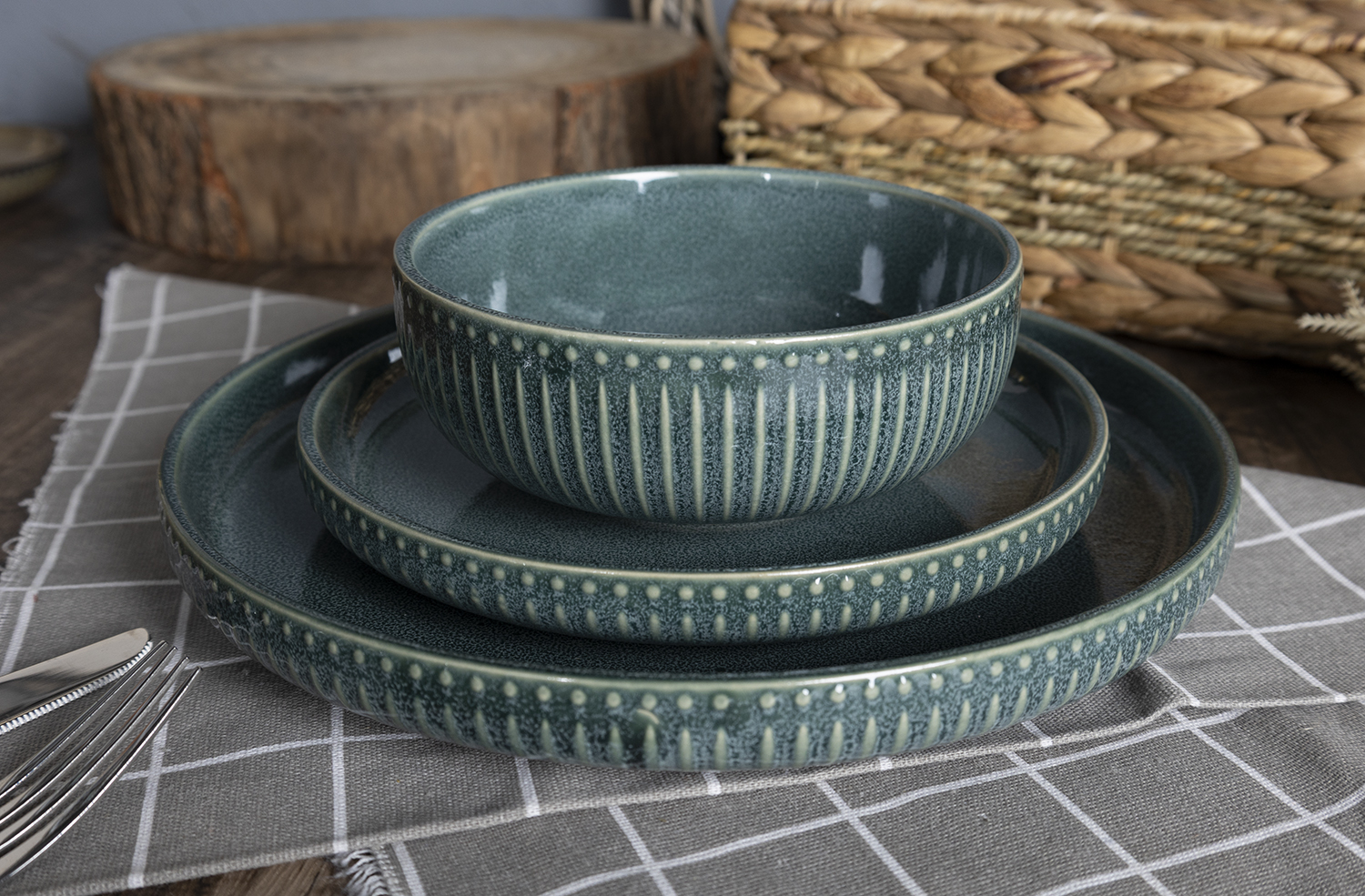 CHANGSHA HAPPY GO Embossed Reactive Glaze Stoneware Coffee Cup and Multicolor Dinnerware Set with Elegant Patterns  |happygodinnerware.com