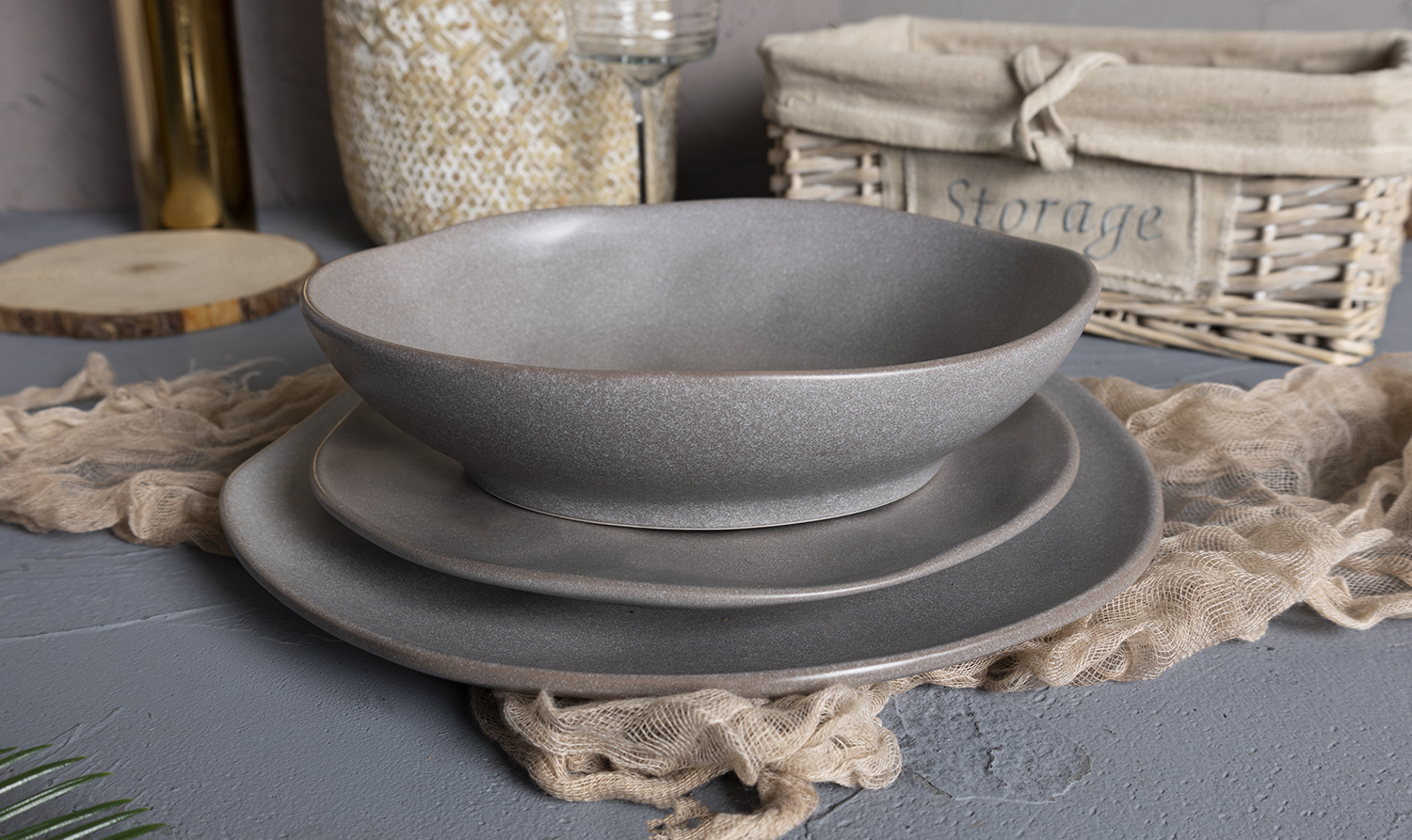 CHANGSHA HAPPY GO  Nordic Minimalist Matte Stoneware Dinnerware Set – Wabi-Sabi Aesthetic with Organic Handmade Texture |happygodinnerware.com