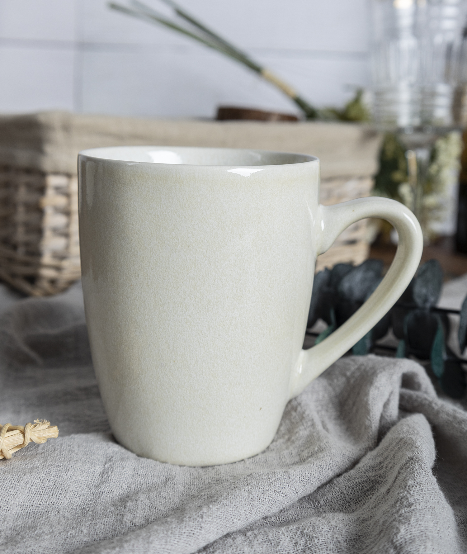CHANGSHA HAPPY GO  Elegant Ivory Reactive Glaze Stoneware Tableware Set with Soft Matte Finish for Minimalist Dining |happygodinnerware.com