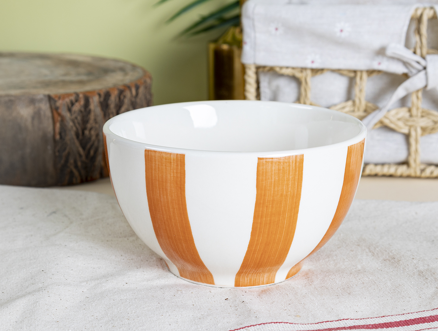 CHANGSHA HAPPY GO Fine Earthware Dinnerware Set with Classic Vertical Stripes and Mixed Grid Hand-Painted Patterns  |happygodinnerware.com
