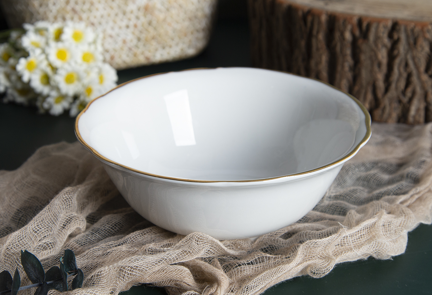 ​CHANGSHA HAPPY GO White Porcelain Dinnerware Set with Gold Trim |happygodinnerware.com