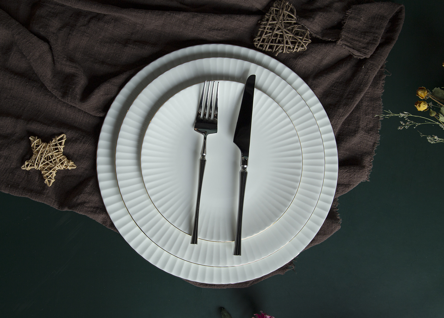 ​CHANGSHA HAPPY GO Elegant Ribbed Bone China Dinnerware Set |happygodinnerware.com
