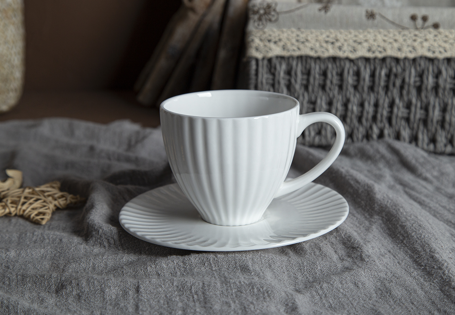 ​CHANGSHA HAPPY GO Elegant Ribbed Bone China Dinnerware Set |happygodinnerware.com