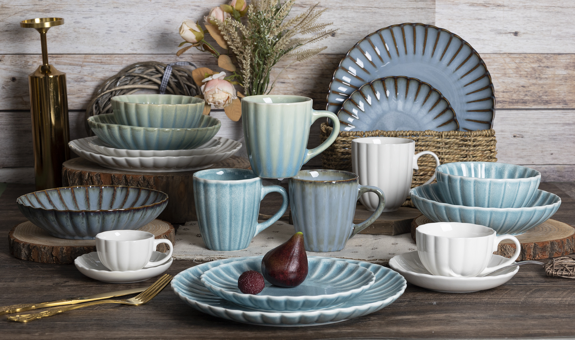 CHANGSHA HAPPY GO Nordic Style Ribbed Porcelain Dinnerware Set – Elegant Scallop Design with Premium Reactive Glaze |happygodinnerware.com