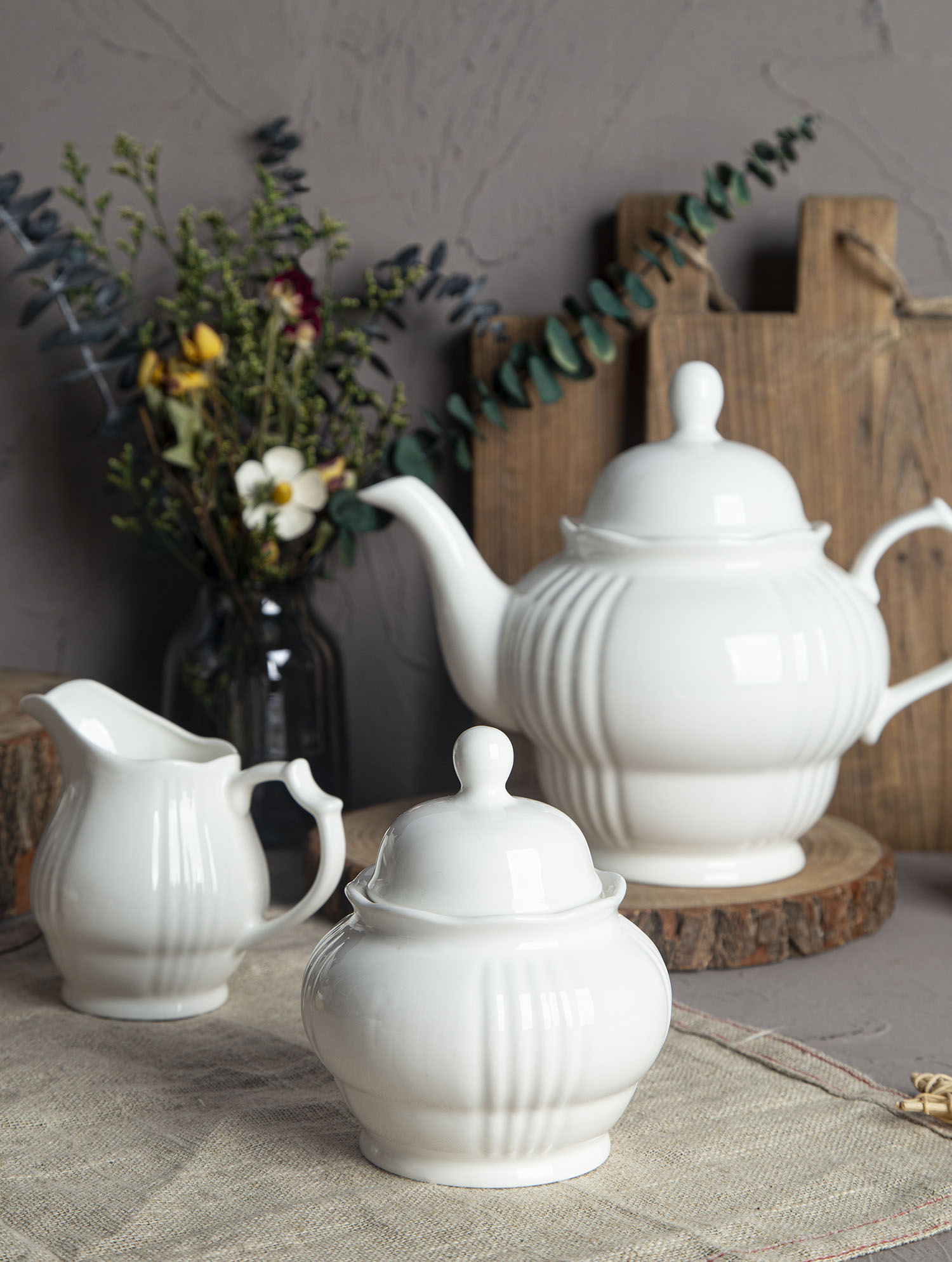CHANGSHA HAPPY GO Vertical Striped Embossed New Bone China Collection | happygodinnerware.com