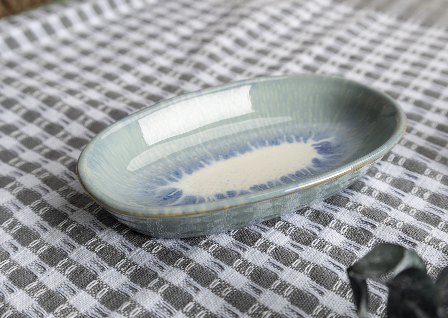 CHANGSHA HAPPY GO  Elegant Reactive Glaze Stoneware Dinner Set in Ocean Blue with Artisanal Brushed Texture  |happygodinnerware.com