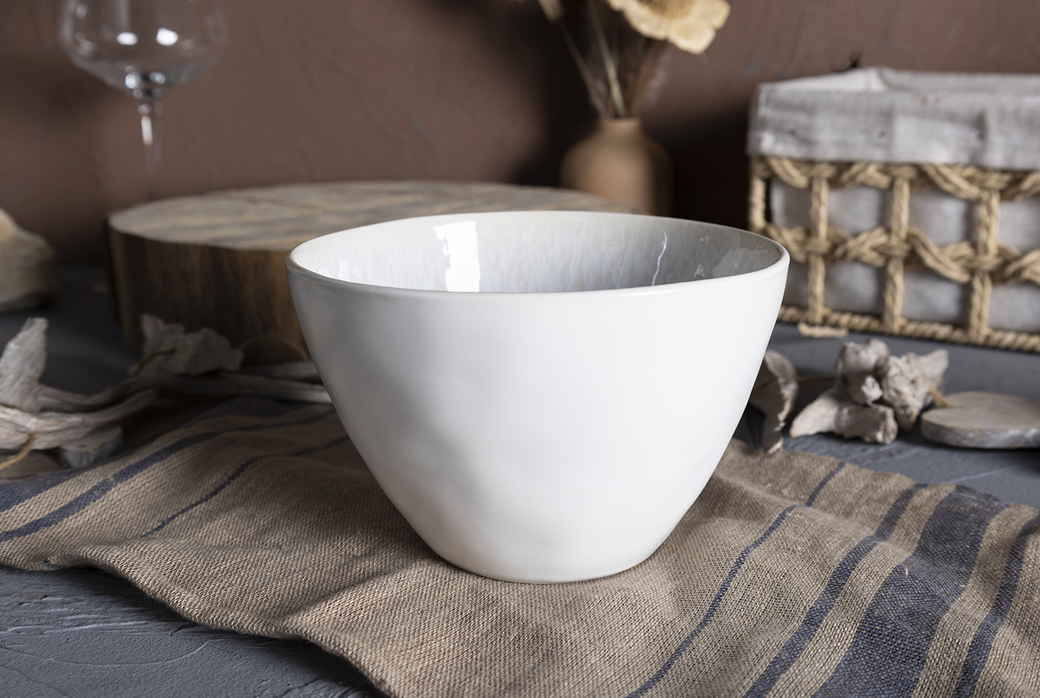 CHANGSHA HAPPY GO Handcrafted Reactive Glaze Stoneware Tableware Set with Organic Shapes and Earthy Tones |happygodinnerware.com