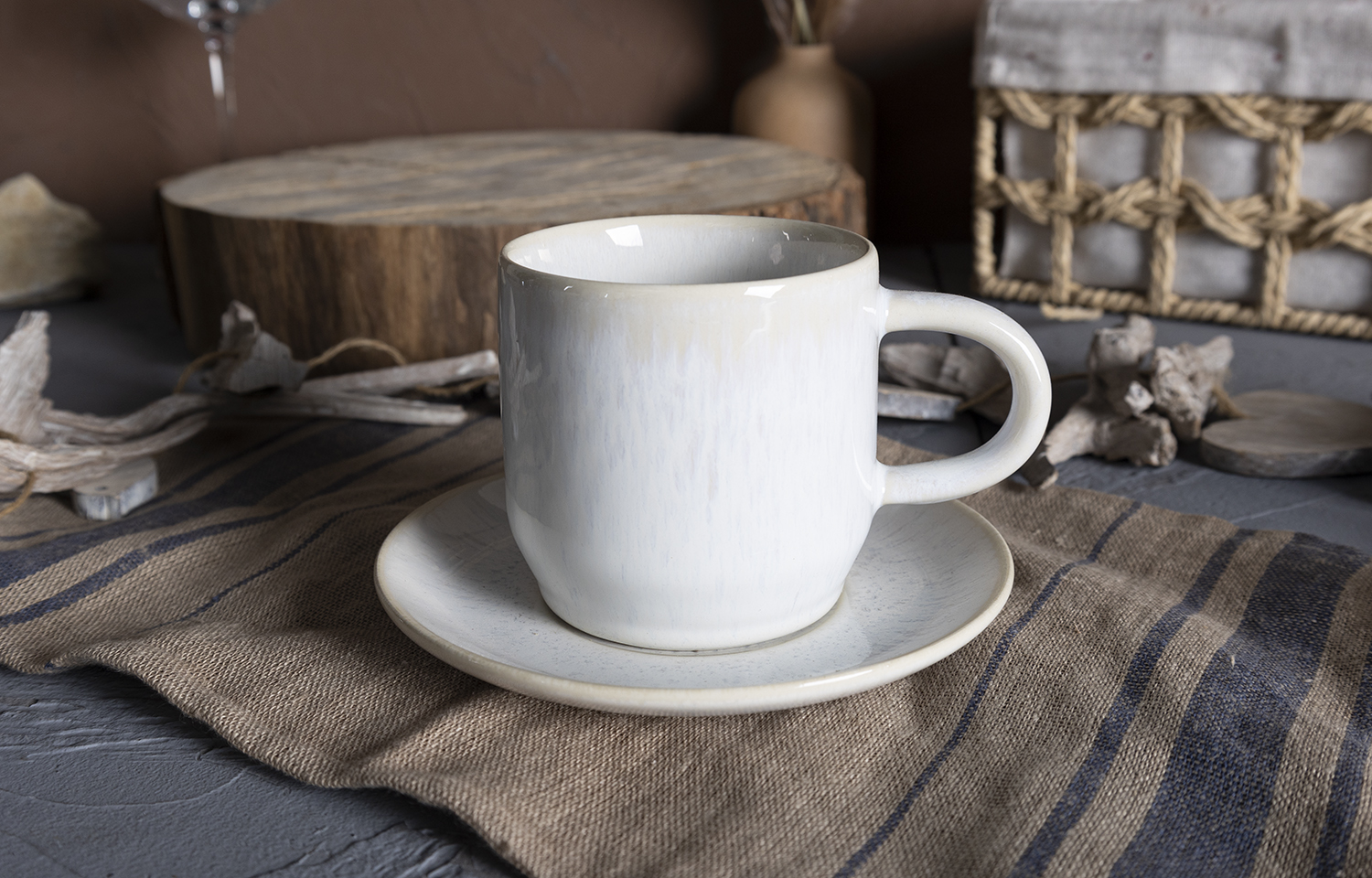 CHANGSHA HAPPY GO Handcrafted Reactive Glaze Stoneware Tableware Set with Organic Shapes and Earthy Tones |happygodinnerware.com