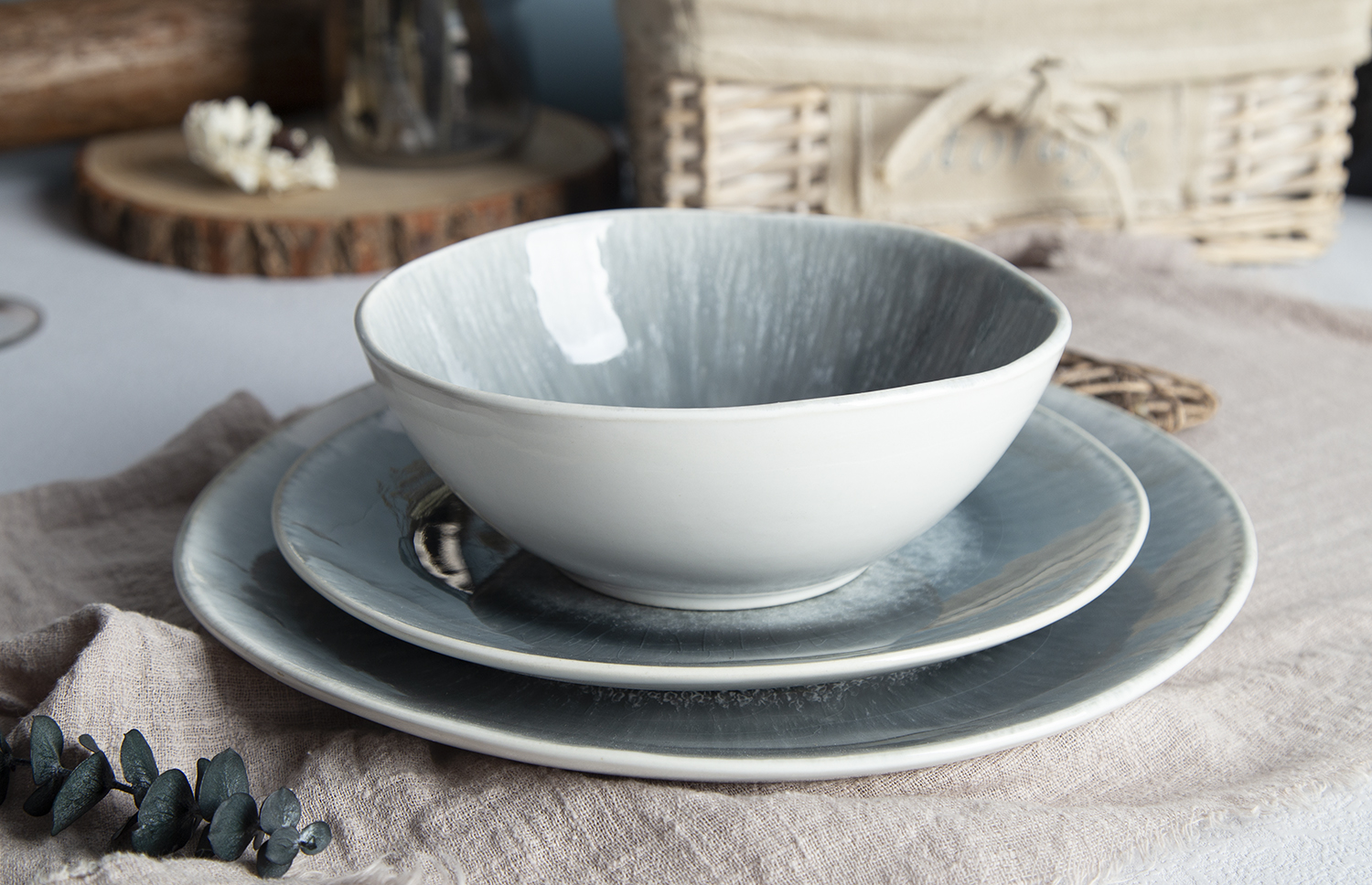 CHANGSHA HAPPY GO Stoneware Crackle Glaze Irregular-Shape Tableware Set | happygodinnerware.com