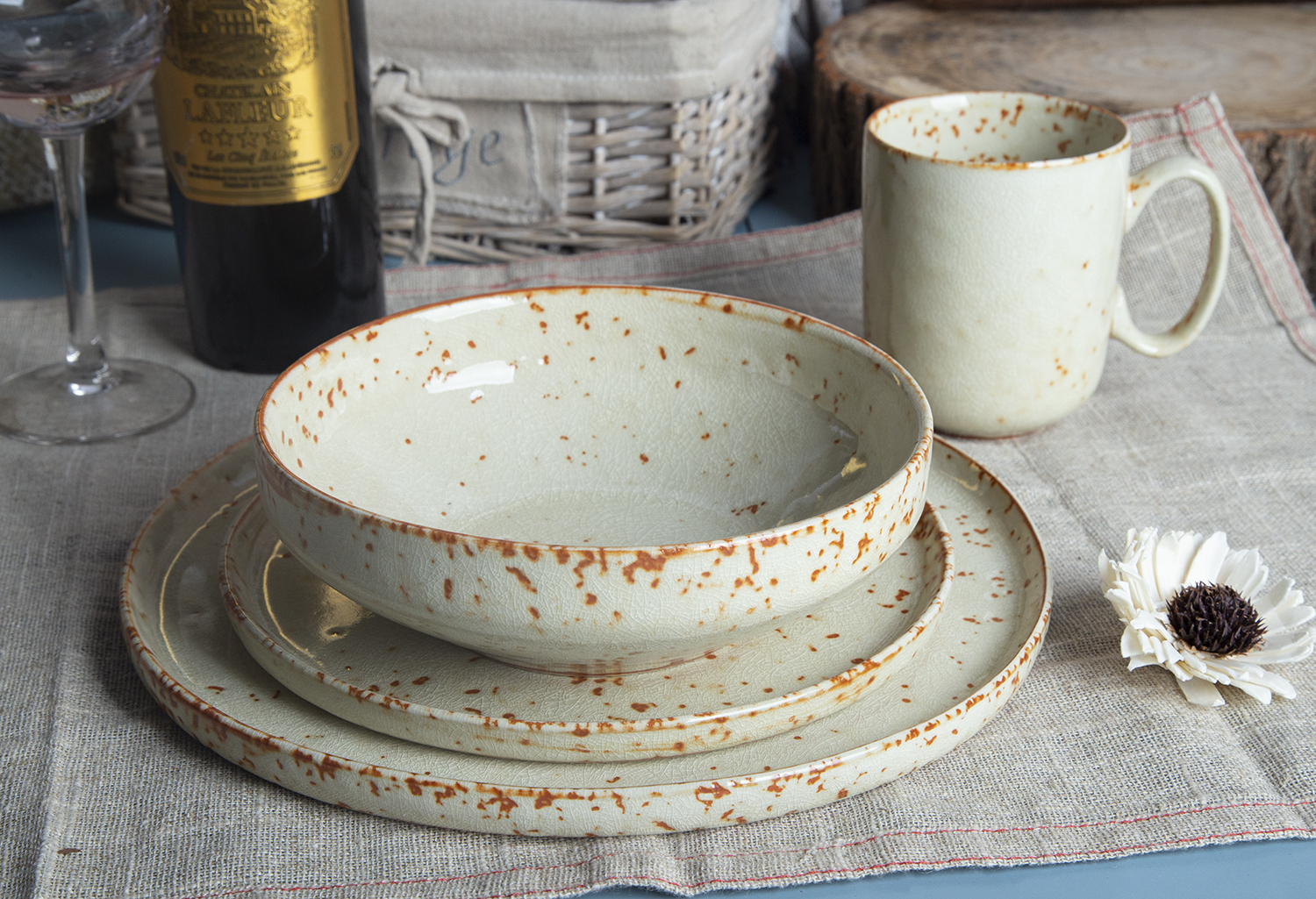 CHANGSHA HAPPY GO Speckled Crackle Glaze Stoneware Dinnerware Set | happygodinnerware.com