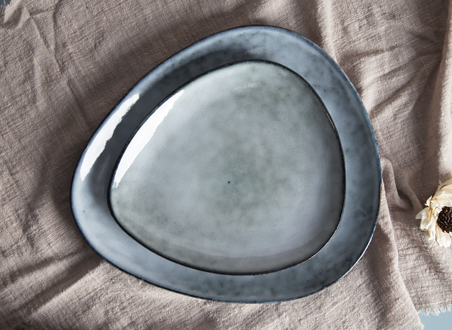 CHANGSHA HAPPY GO Contoured Reactive Glaze Stoneware | happygodinnerware.com