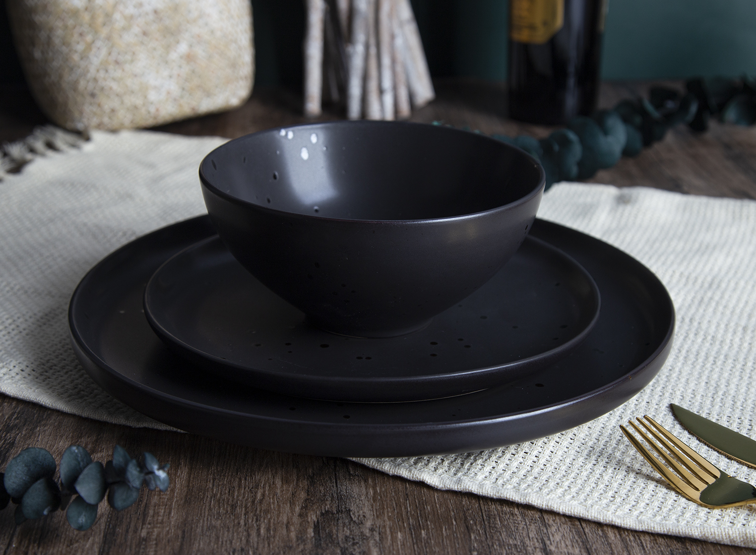 CHANGSHA HAPPY GO Speckled Reactive Glaze Stoneware | happygodinnerware.com