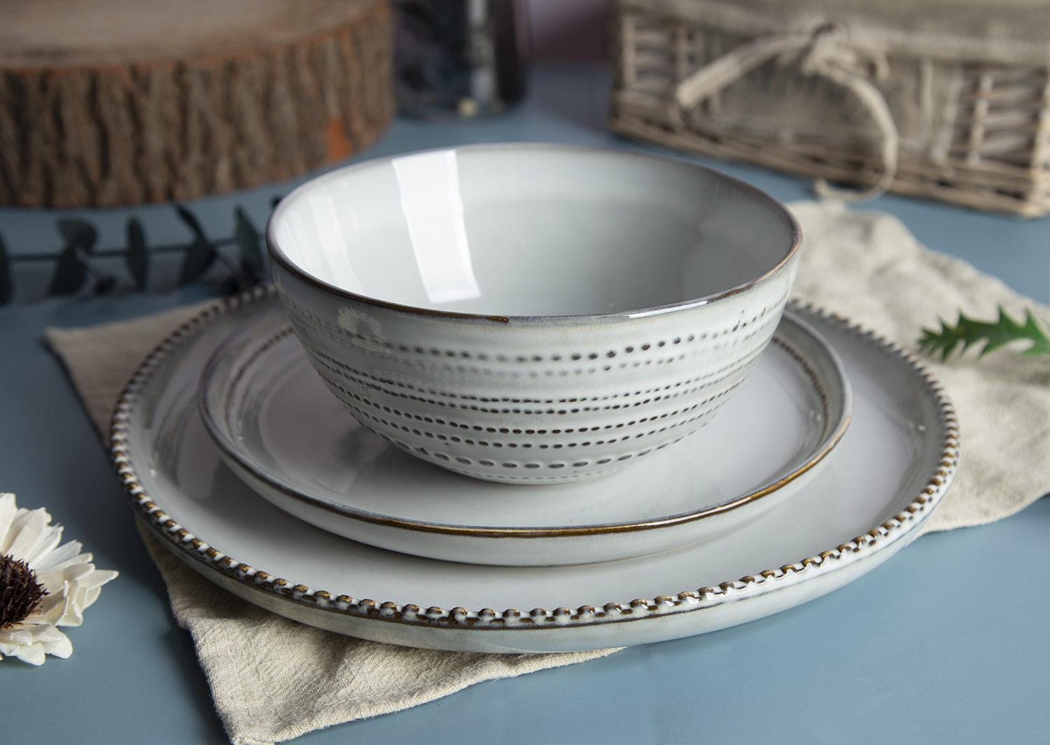 CHANGSHA HAPPY GO Embossed Dotted-Rim Reactive Glaze Stoneware Dinner Set | happygodinnerware.com