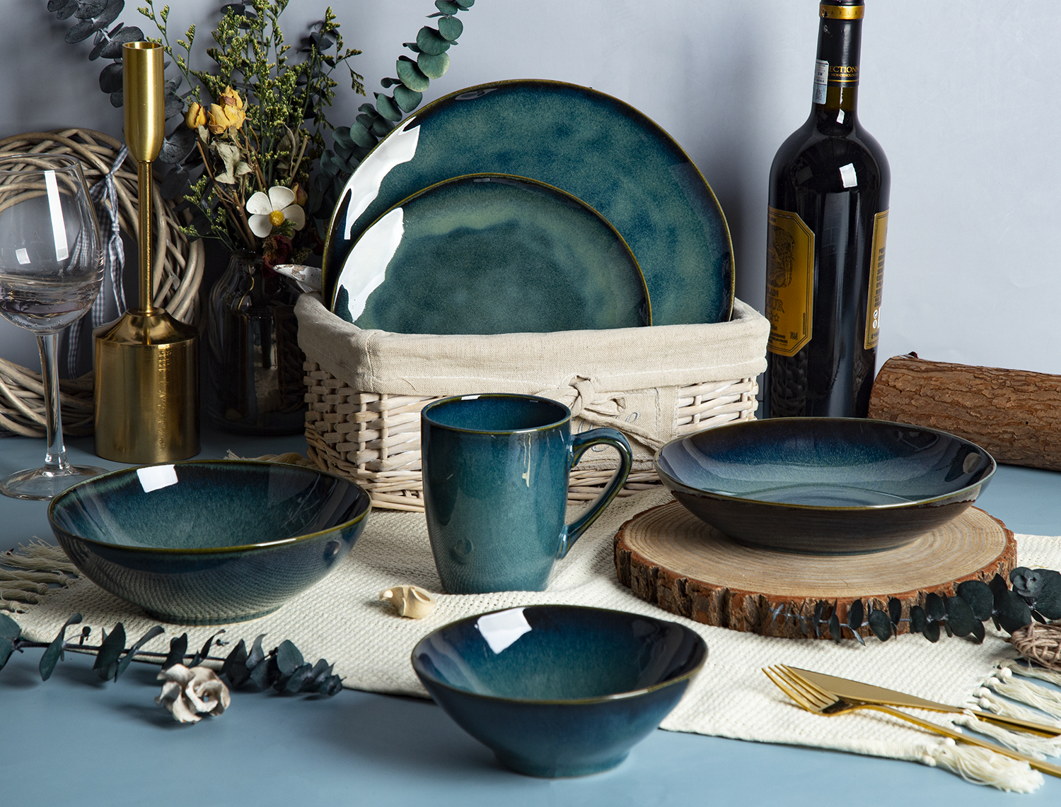 CHANGSHA HAPPY GO Emerald Drip Reactive Glaze Irregular Stoneware Collection | happygodinnerware.com