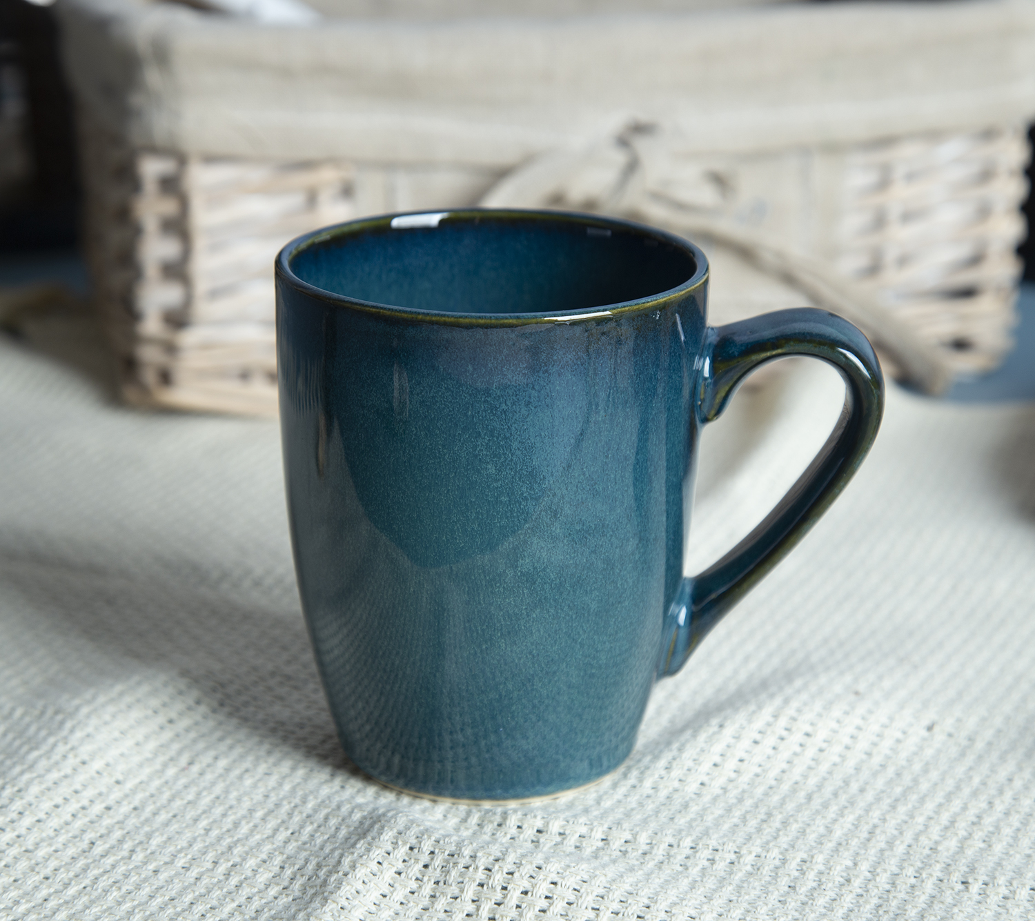 CHANGSHA HAPPY GO Emerald Drip Reactive Glaze Irregular Stoneware Collection | happygodinnerware.com