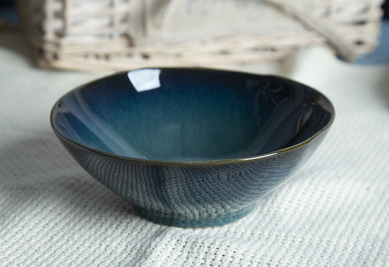 CHANGSHA HAPPY GO Emerald Drip Reactive Glaze Irregular Stoneware Collection | happygodinnerware.com