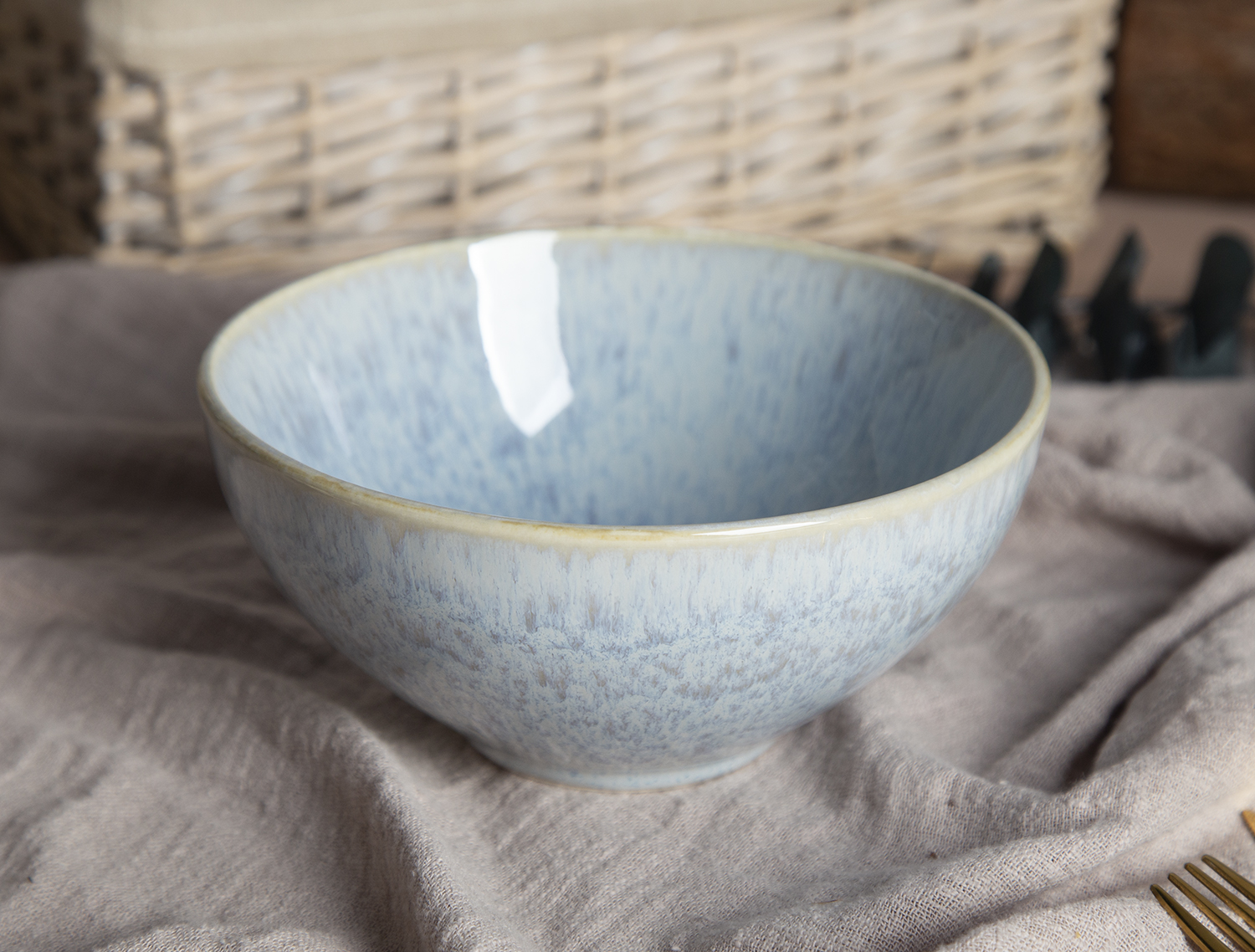 CHANGSHA HAPPY GO Irregular Blue Radial Reactive Glaze Stoneware Dinnerware Set | happygodinnerware.com