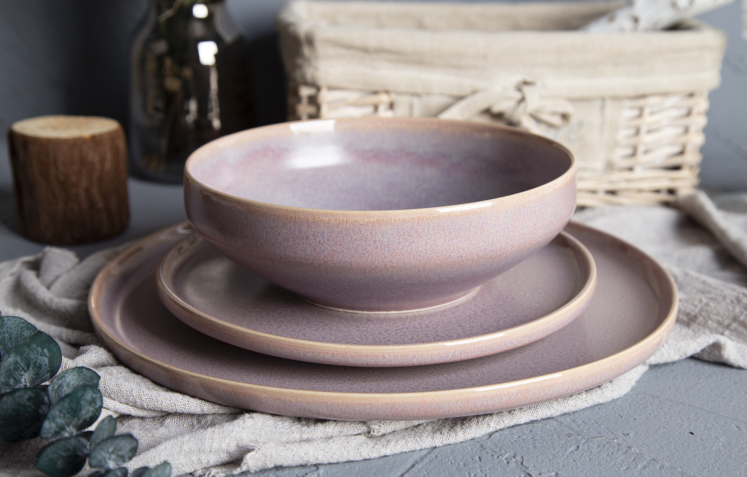 CHANGSHA HAPPY GO Reactive Glaze Stoneware with Elegant Pink Tone | happygodinnerware.com