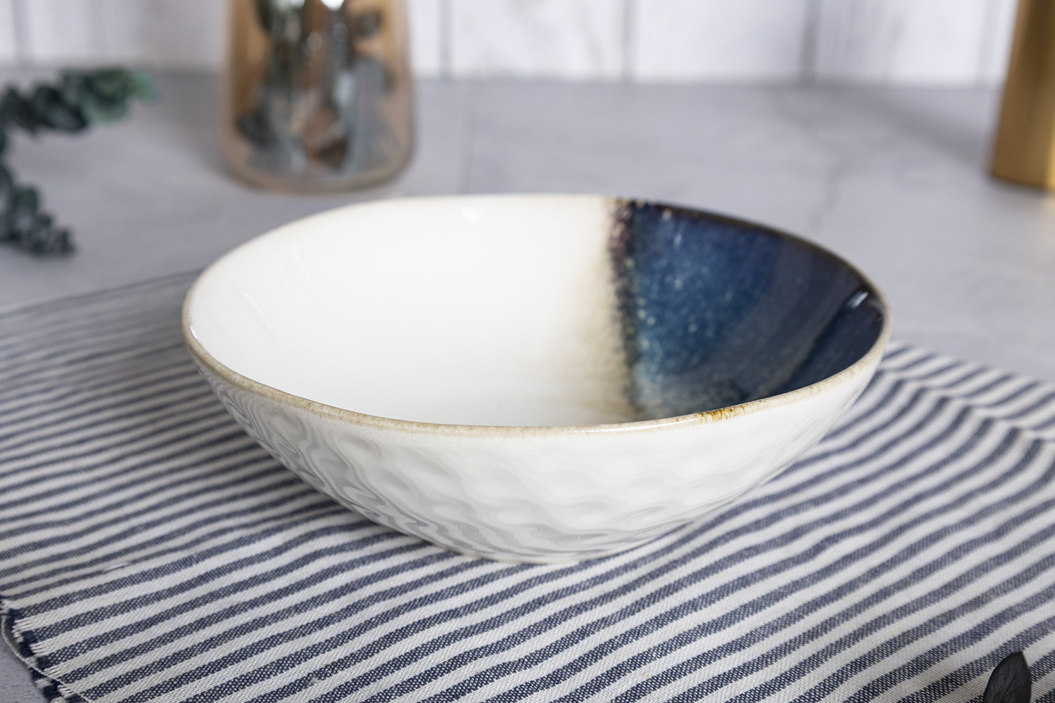 CHANGSHA HAPPY GO  Handcrafted Reactive Glaze Stoneware Set with Ocean Mist Gradient Finish |Dopamine Series Ceramics  |happygodinnerware.com