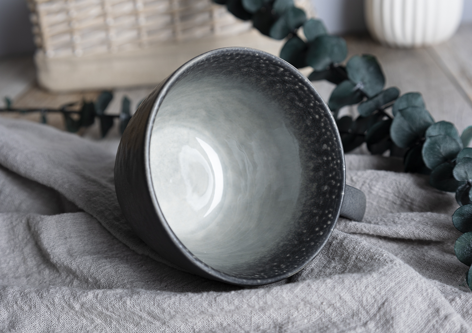CHANGSHA HAPPY GO  Contrast Reactive Glazed Stoneware Tableware with Indigo Horizon Design  |happygodinnerware.com