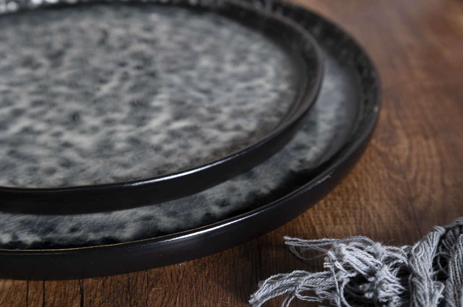 CHANGSHA HAPPY GO  Contrast Reactive Glazed Stoneware Tableware with Indigo Horizon Design  |happygodinnerware.com
