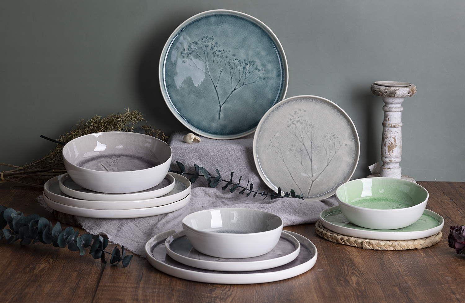 CHANGSHA HAPPY GO Textured Matte Stoneware with Celadon Reactive Glaze and Rustic Finish |Dopamine Series Ceramics  |happygodinnerware.com