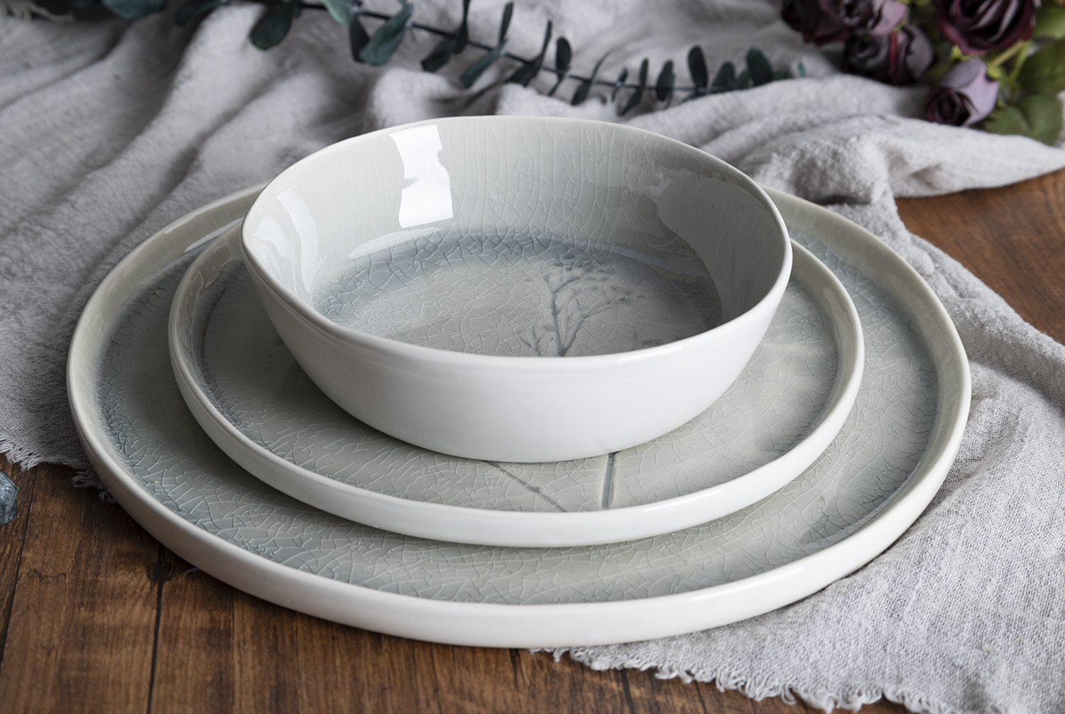 CHANGSHA HAPPY GO Textured Matte Stoneware with Celadon Reactive Glaze and Rustic Finish |Dopamine Series Ceramics  |happygodinnerware.com