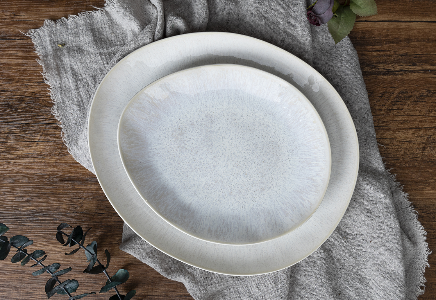 CHANGSHA HAPPY GO  Minimalist Irregular Shape Stoneware Plates with Subtle Reactive Crackle Glaze |happygodinnerware.com
