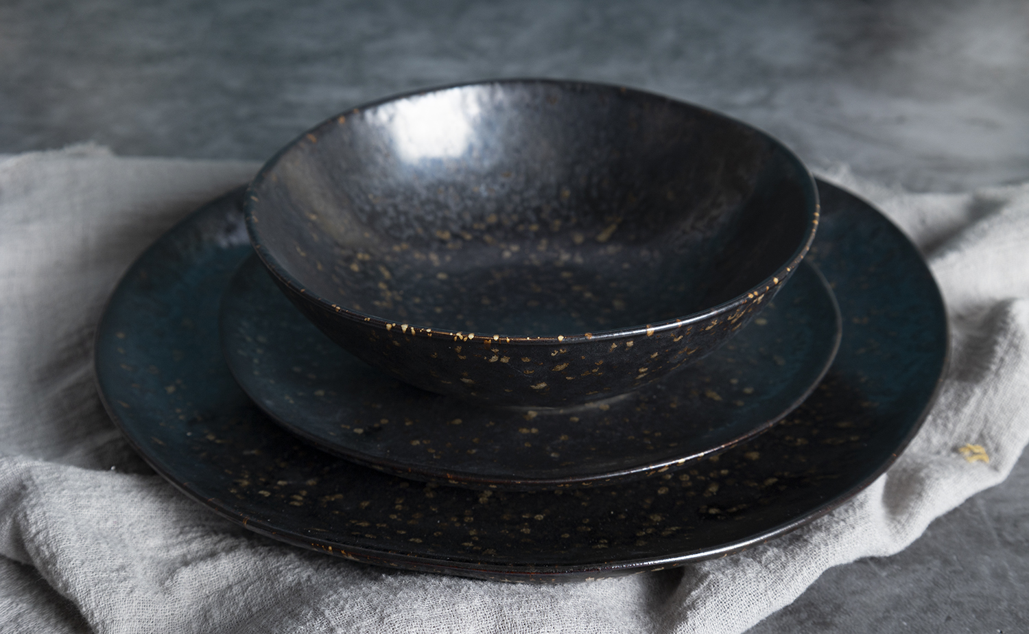 CHANGSHA HAPPY GO  Handcrafted Rustic Stoneware Dinnerware Set with Deep Reactive Glaze in Midnight Galaxy Finish – Unique Artisan Ceramic Plates and Bowls |happygodinnerware.com