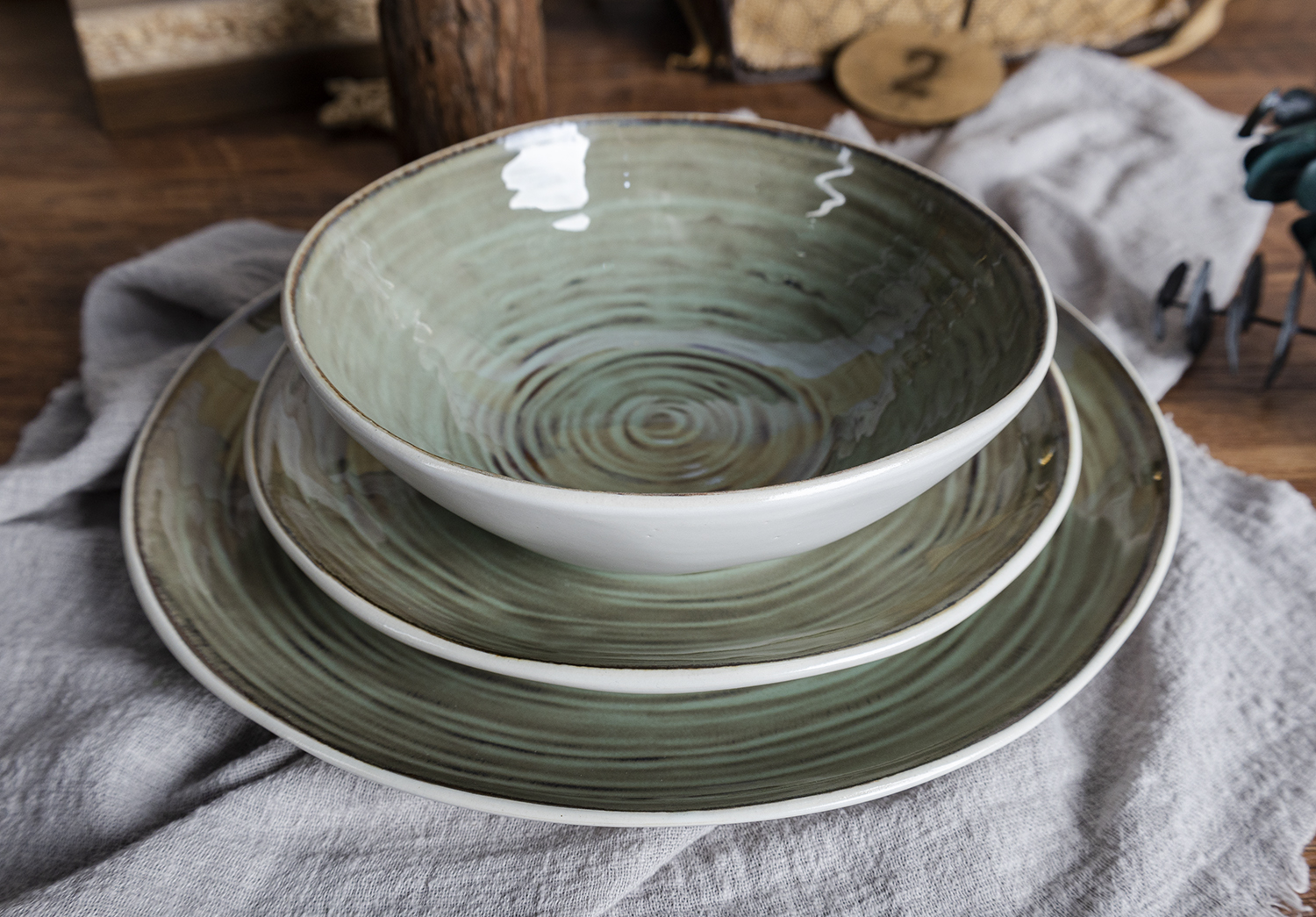 CHANGSHA HAPPY GO  Nature Spiral Textured Reactive Glaze Stoneware Table Set in Earth-Inspired Shades |Dopamine Series Ceramics  |happygodinnerware.com
