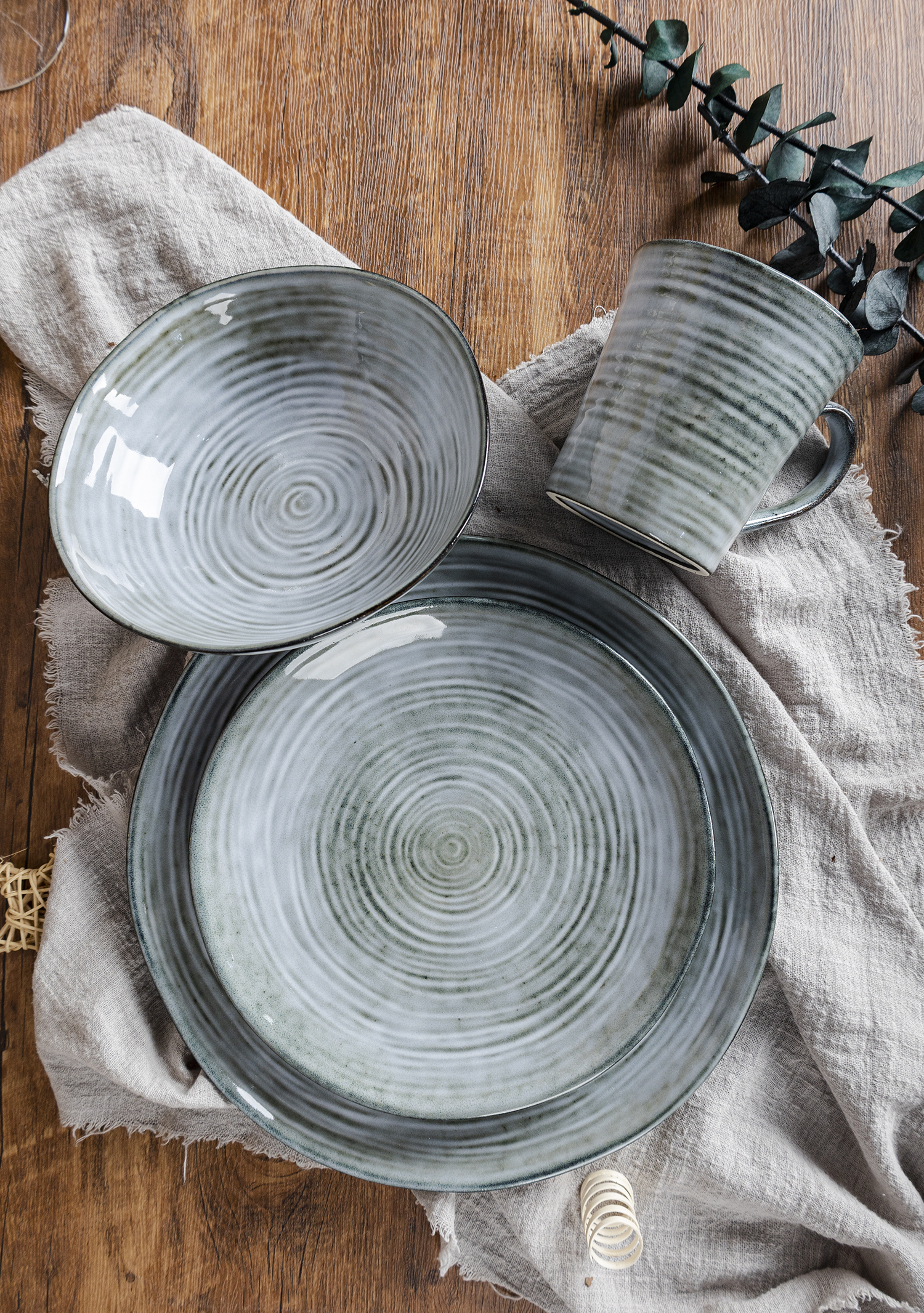 CHANGSHA HAPPY GO  Nature Spiral Textured Reactive Glaze Stoneware Table Set in Earth-Inspired Shades |Dopamine Series Ceramics  |happygodinnerware.com