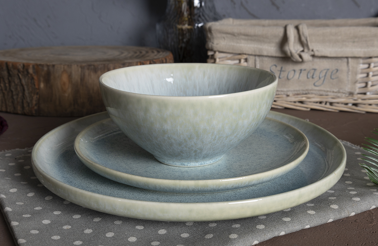 CHANGSHA HAPPY GO Nordic Minimalist Stoneware Dinnerware Set | Gradient Reactive Glaze in Misty Blue-Green | Plates, Bowls & Mugs for Home & Restaurant Use|happygodinnerware.com
