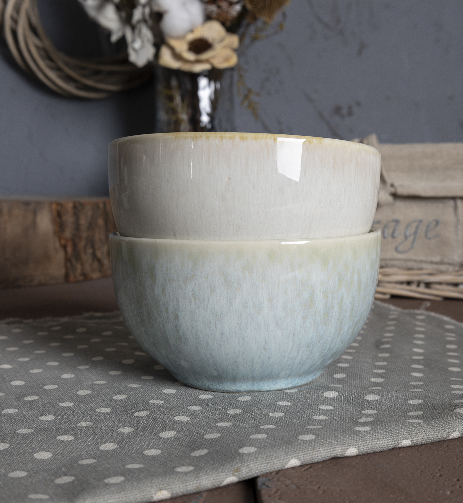 CHANGSHA HAPPY GO Nordic Minimalist Stoneware Dinnerware Set | Gradient Reactive Glaze in Misty Blue-Green | Plates, Bowls & Mugs for Home & Restaurant Use|happygodinnerware.com