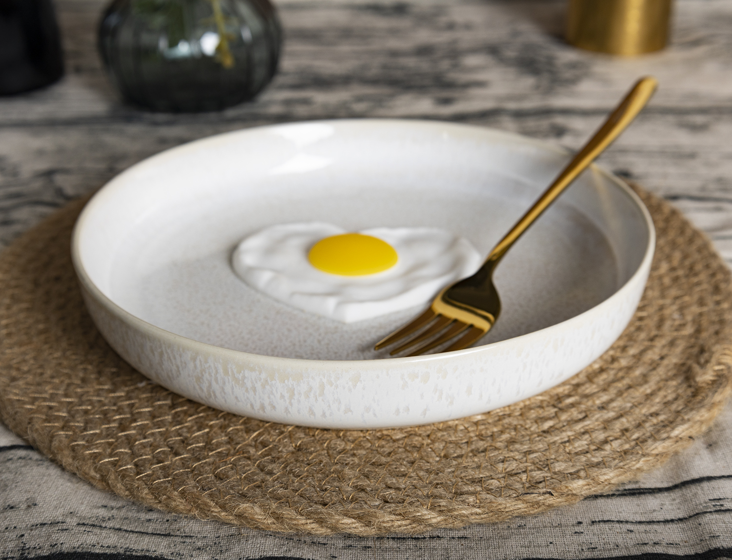 ​CHANGSHA HAPPY GO  Minimalist Crackle-Textured Reactive Glaze Stoneware Tableware Set in Soft Ivory White Finish |happygodinnerware.com